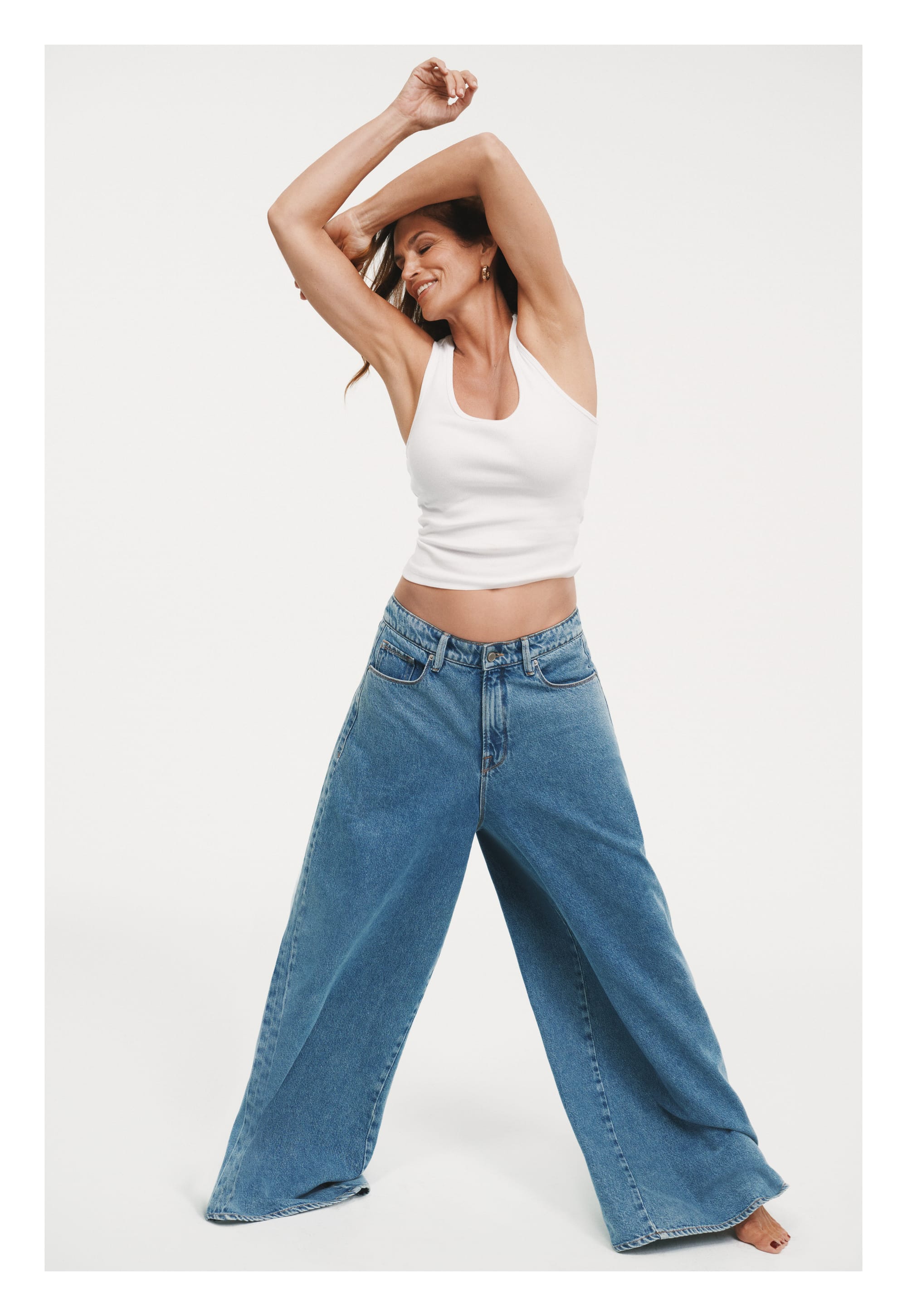 Cindy Crawford Slays in Good American’s New Icons Campaign! 🔥👖