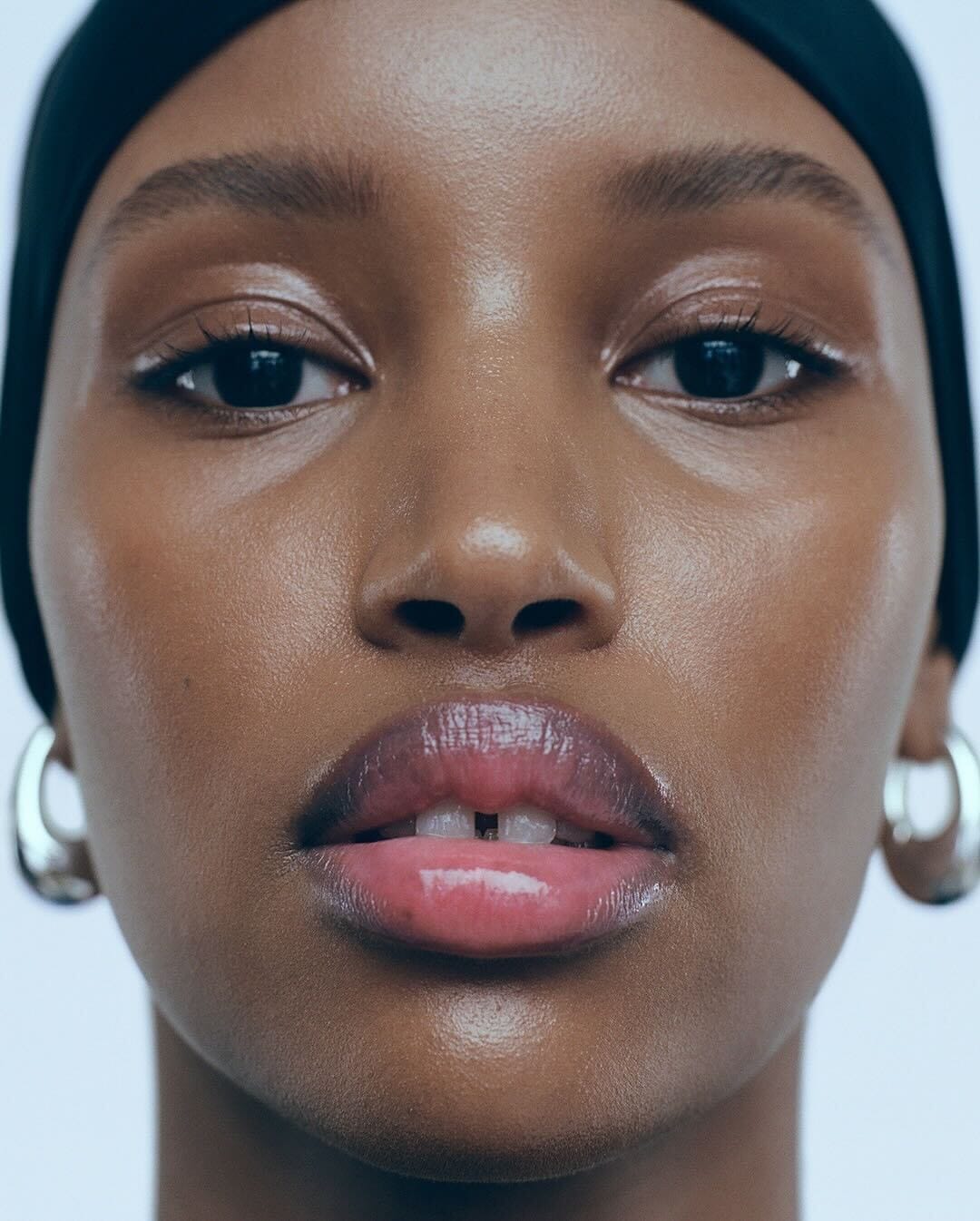 FROW News #101: Fashion that Fits, Beauty that Hits, & Stories that Matter 💋💥📚