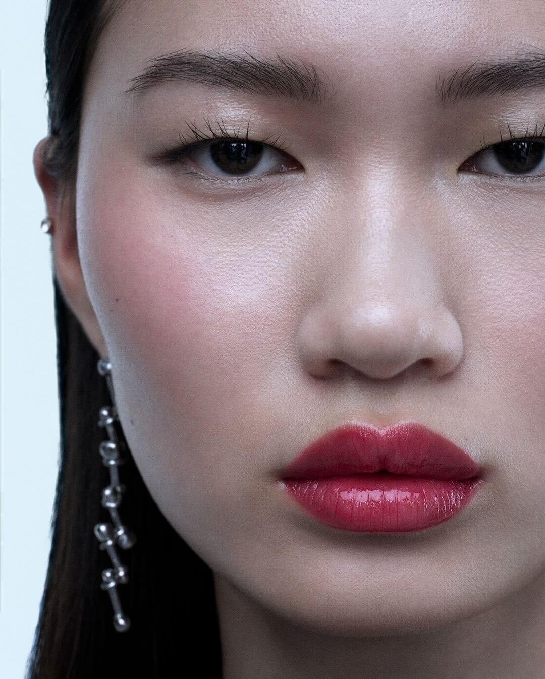 FROW News #101: Fashion that Fits, Beauty that Hits, & Stories that Matter 💋💥📚