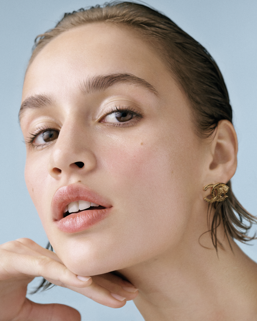 FROW News #101: Fashion that Fits, Beauty that Hits, & Stories that Matter 💋💥📚