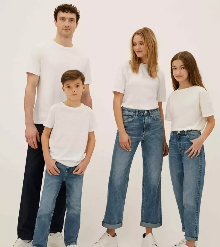 M&S Unveils First Denim Collection With The Ellen MacArthur Foundation’s Jeans Redesign Project